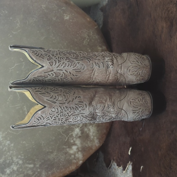 CORRAL G1388 ladies floral cut-out leather snip toe cowgirl boots sz8.5 like new - Picture 10 of 16